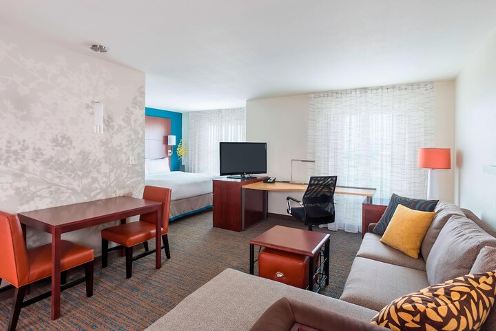 Room 18 of 25