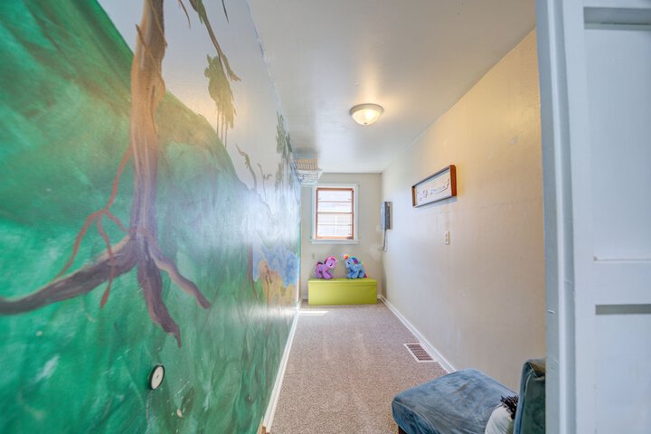 Room 10 of 38