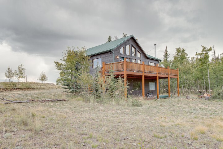 Jefferson Mountain Cabin w / Private Deck & Grill!