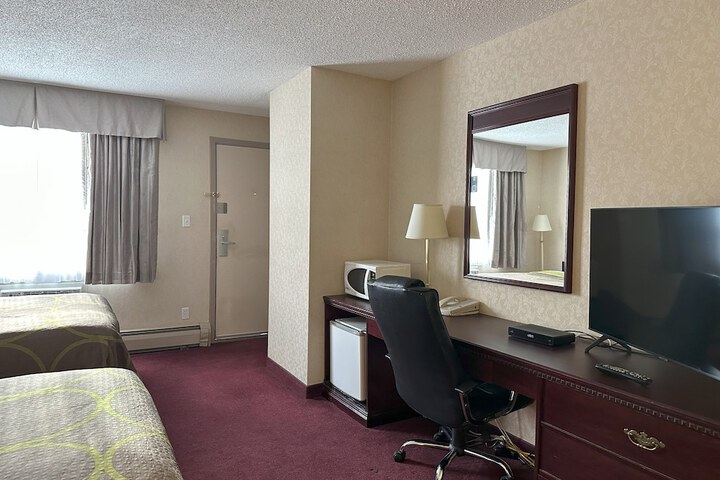Room 53 of 96