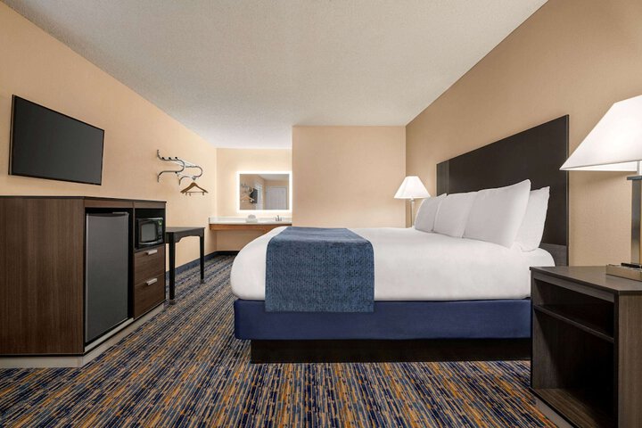Room 21 of 36