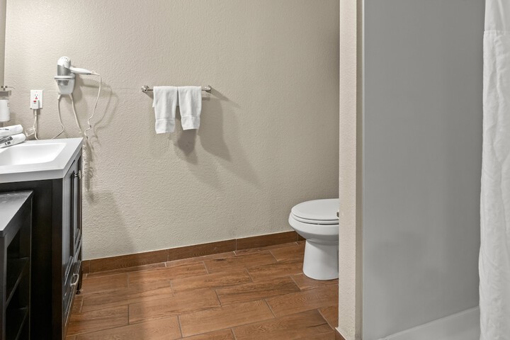 Room 18 of 38