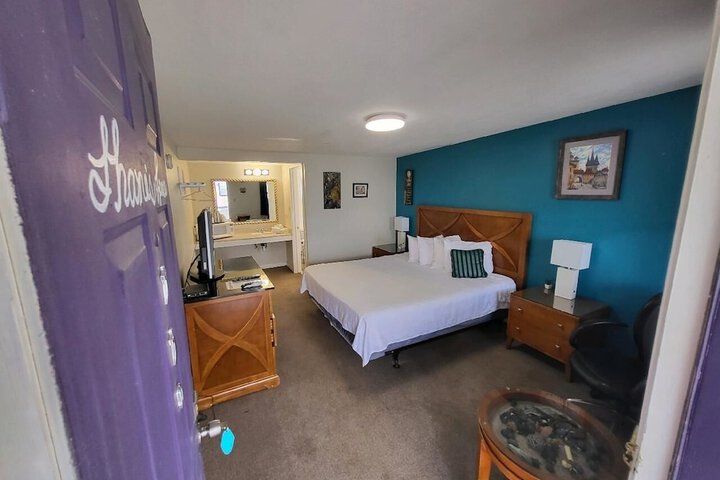 Room 50 of 98
