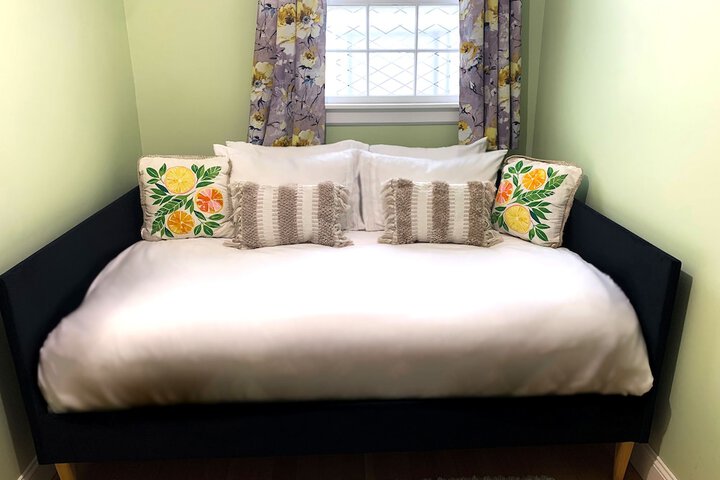 Room 19 of 80