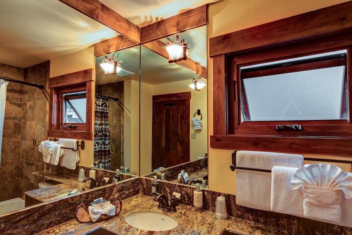Cedar Glen Lodge