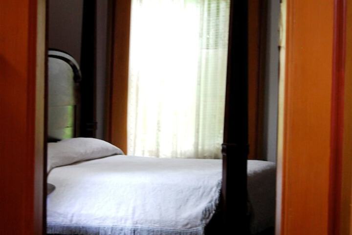 Room 17 of 47