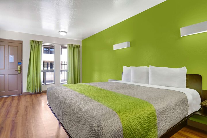 Room 26 of 39