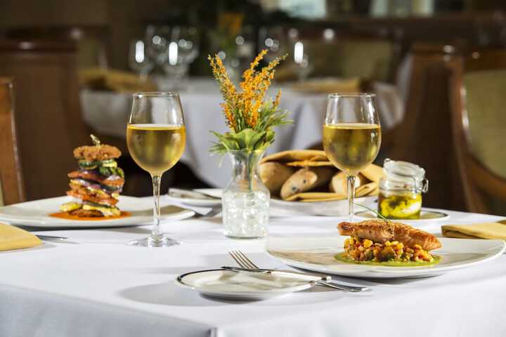 Dining 58 of 100