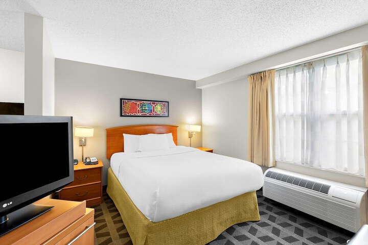 MainStay Suites Middleburg Heights Cleveland Airport