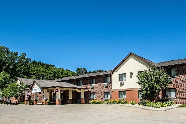 Hotel 2 of 32