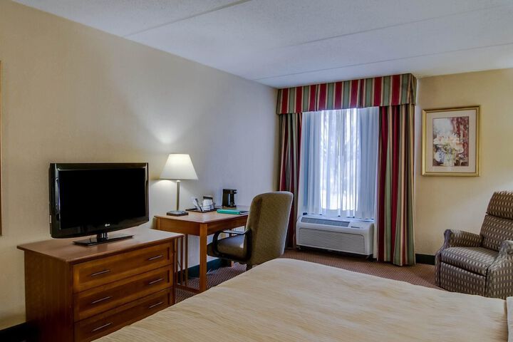 Room 13 of 35