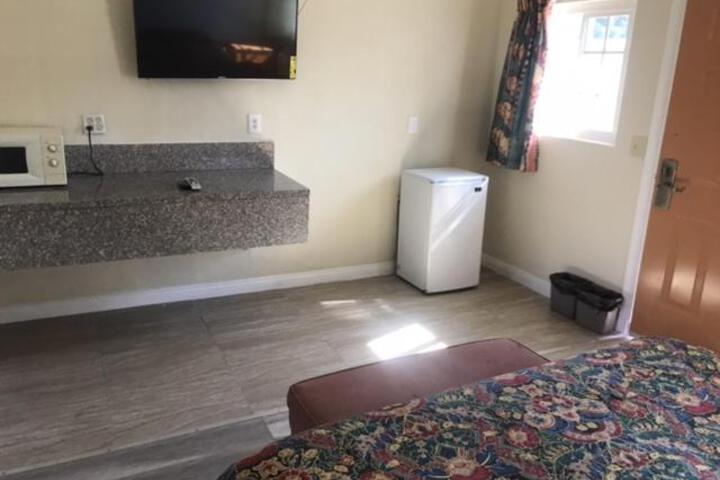 Galleria Inn Montclair / Ontario