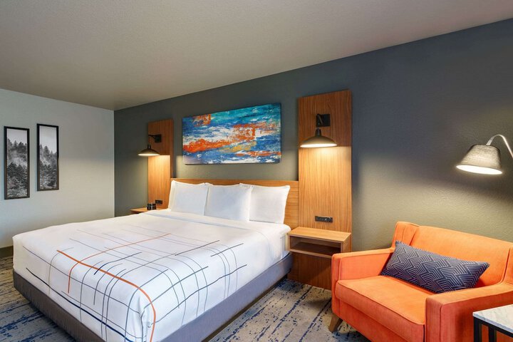 Room 38 of 46