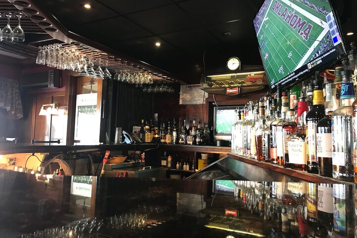 Lounge 51 of 58