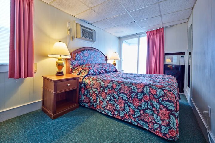 Room 8 of 34