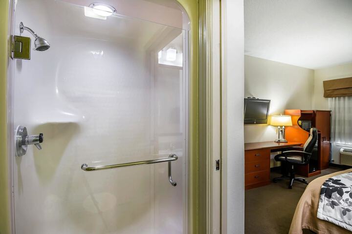 Room 21 of 57