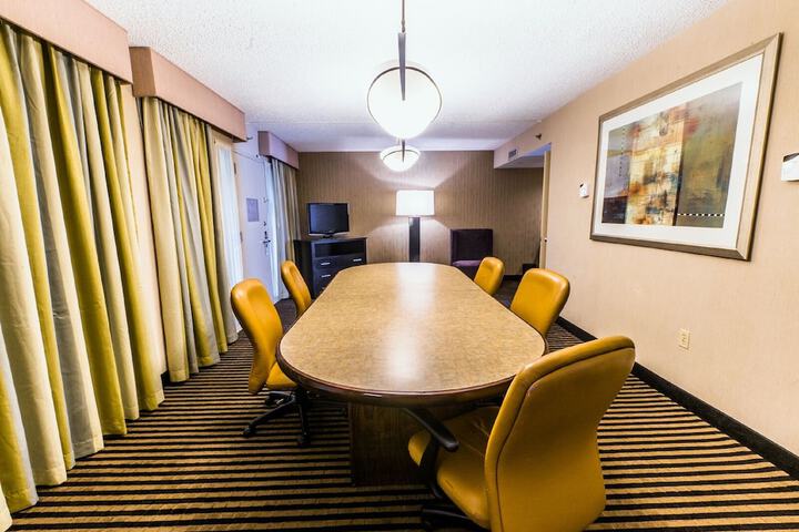 Embassy Suites by Hilton Piscataway Somerset