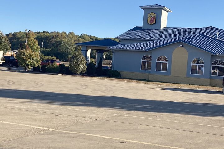 Super 8 by Wyndham Martinsville
