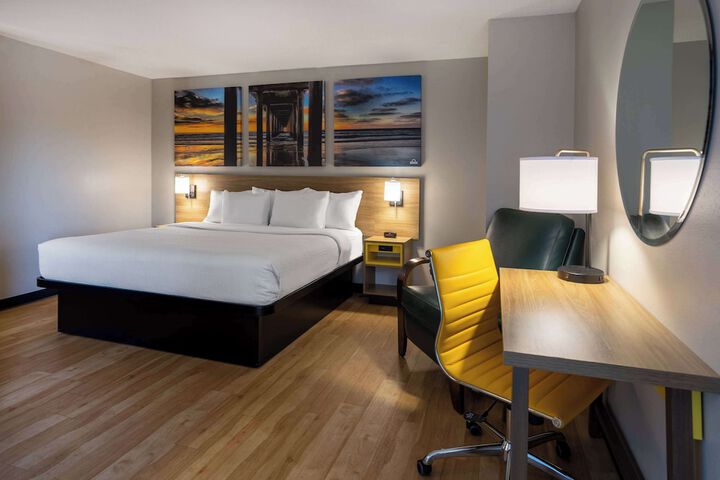 Days Inn by Wyndham Pleasant Prairie Kenosha