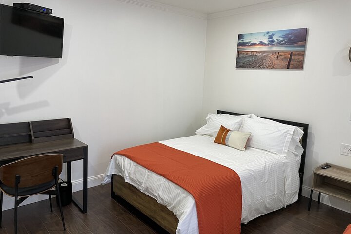 Room 27 of 103