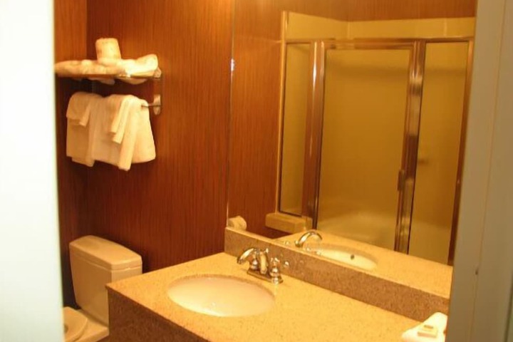 Randolph Inn and Suites