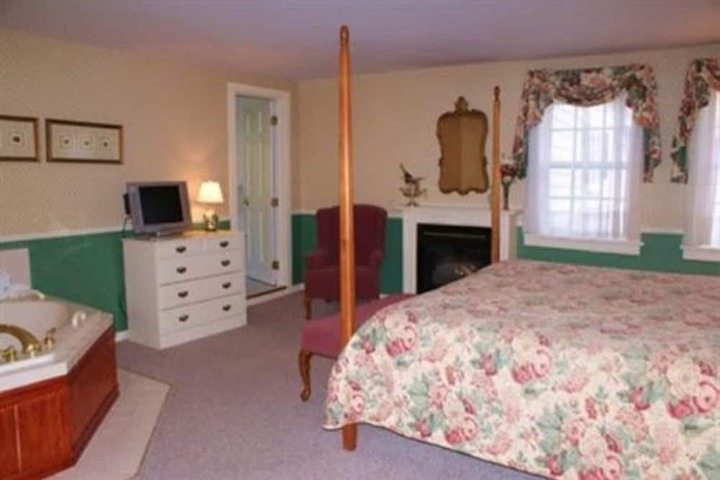 Room 43 of 70