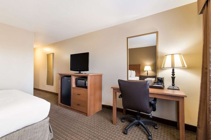 Room 21 of 38