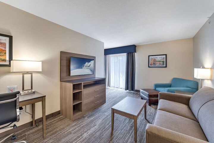 Room 28 of 53