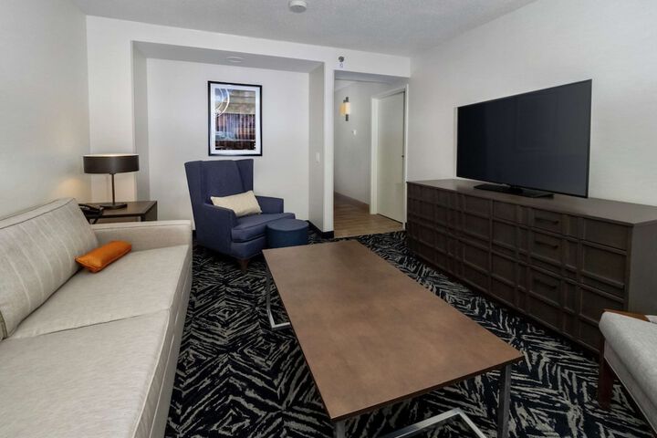 Room 15 of 52