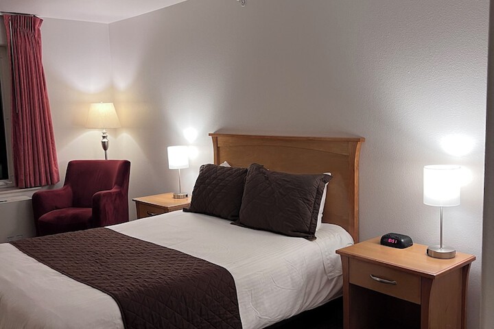 Room 33 of 62