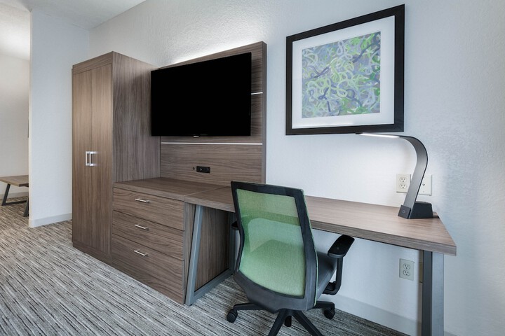 Room 22 of 41