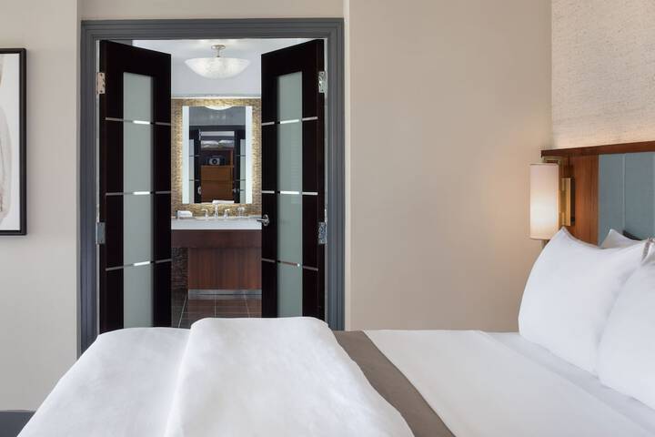 Room 15 of 74