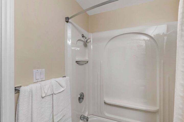 Econo Lodge Montreal-Brossard