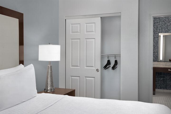 Homewood Suites by Hilton Newark-Cranford