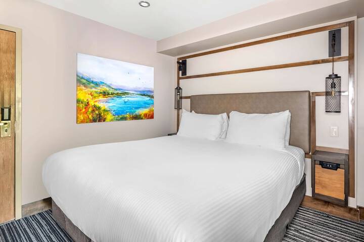 Room 30 of 46