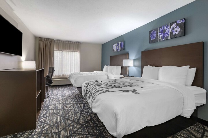 Room 9 of 35