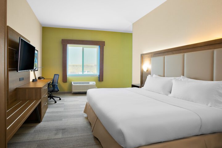 Holiday Inn Express & Suites Ontario by IHG