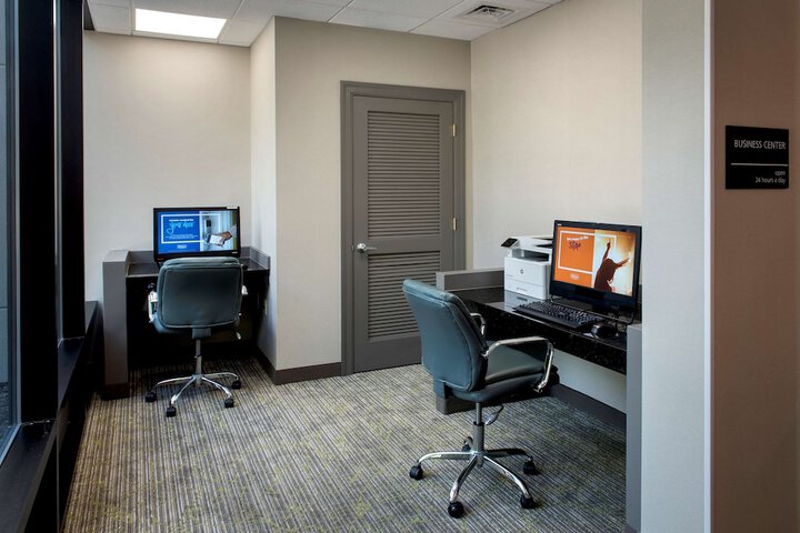 Business Center 33 of 34