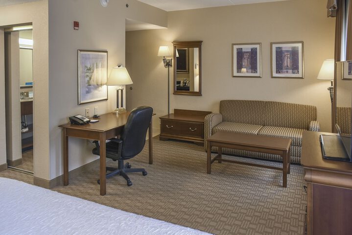 Hampton Inn & Suites Youngstown-Canfield