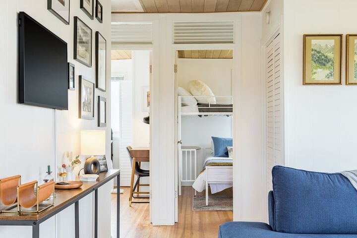 Swan Lake Cottage by Avantstay Views + Firepit