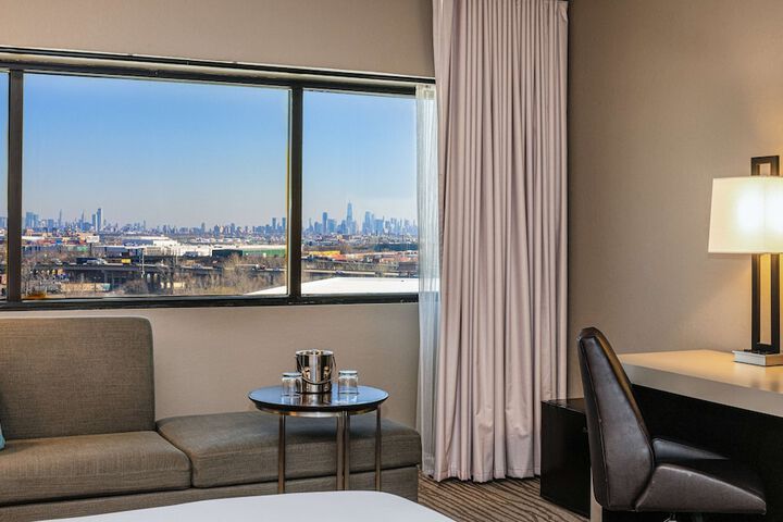 DoubleTree by Hilton Hotel Newark Airport