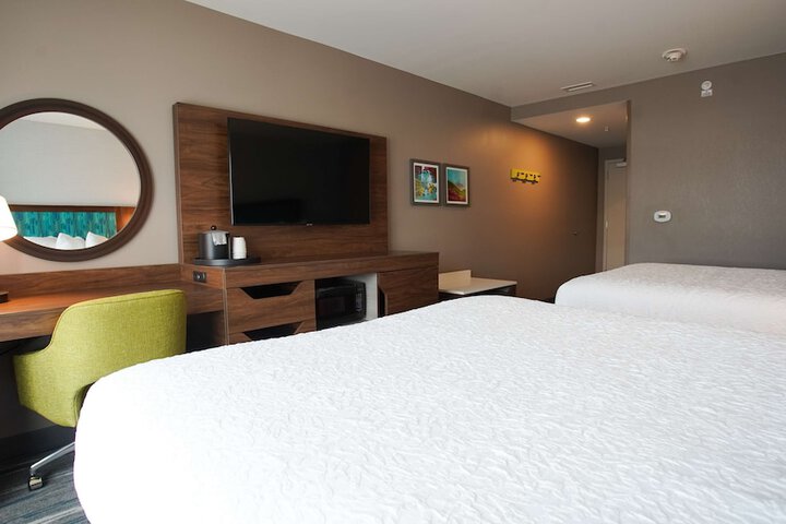Room 9 of 37