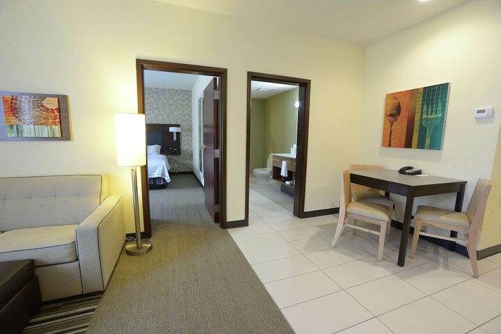 Room 8 of 10