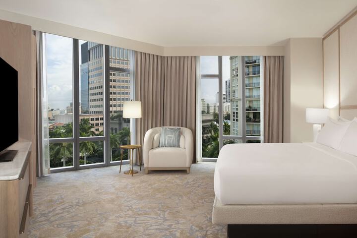 Room 60 of 96