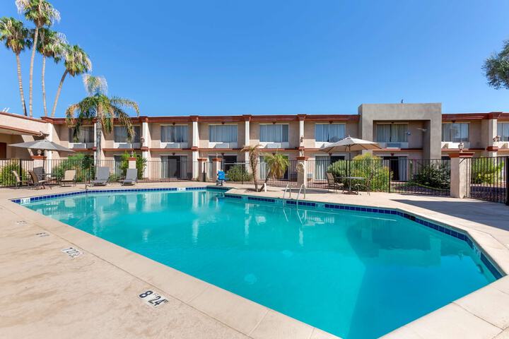 Pool 6 of 28