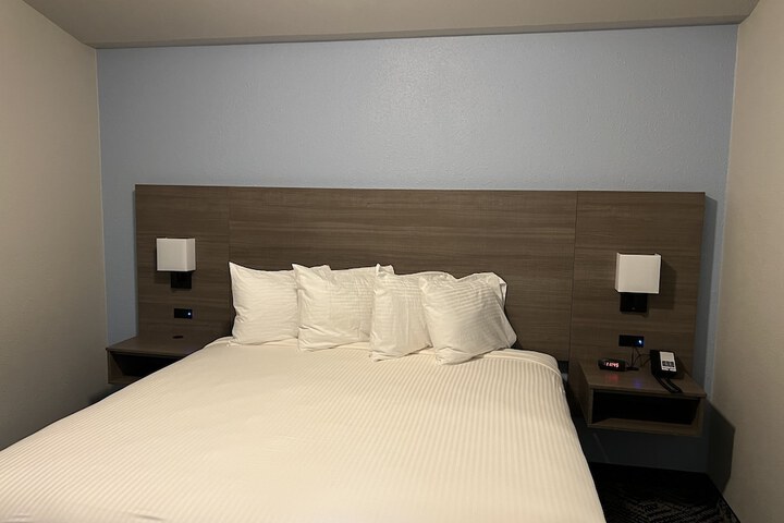 Room 21 of 36