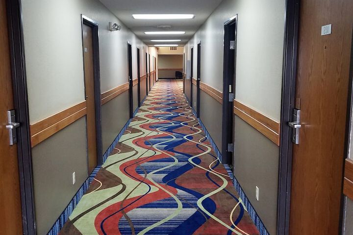 Ballroom/Hall 25 of 26