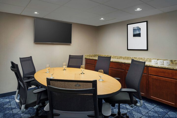 Courtyard by Marriott Chicago Midway Airport