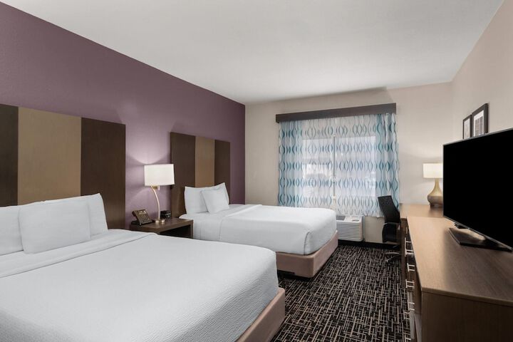 La Quinta Inn & Suites by Wyndham Fayetteville