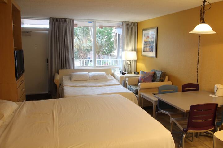 Room 12 of 16